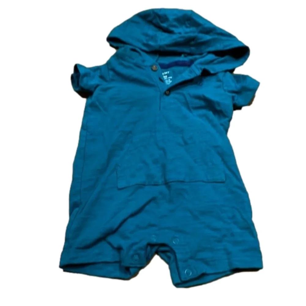 CARTER'S 𝅺carters 9 m one piece outfit good condition